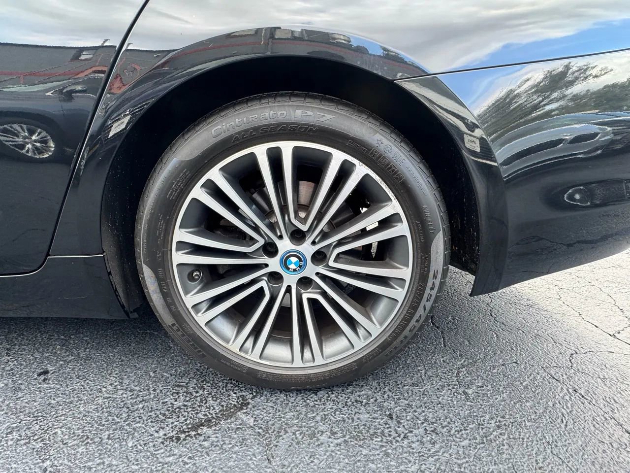 Used 2019 BMW 530e xDrive image 3