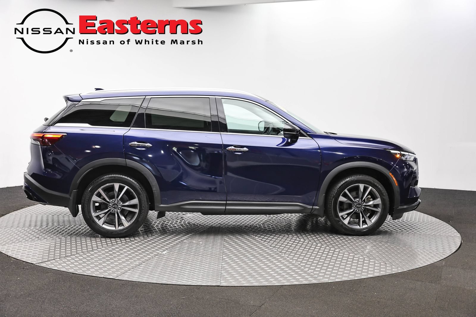 Used 2023 INFINITI QX60 Luxe w/ Cargo Package AWD/4WD image 4