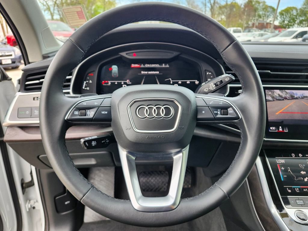 Used 2023 Audi Q7 3.0T Premium Plus AWD/4WD image 29