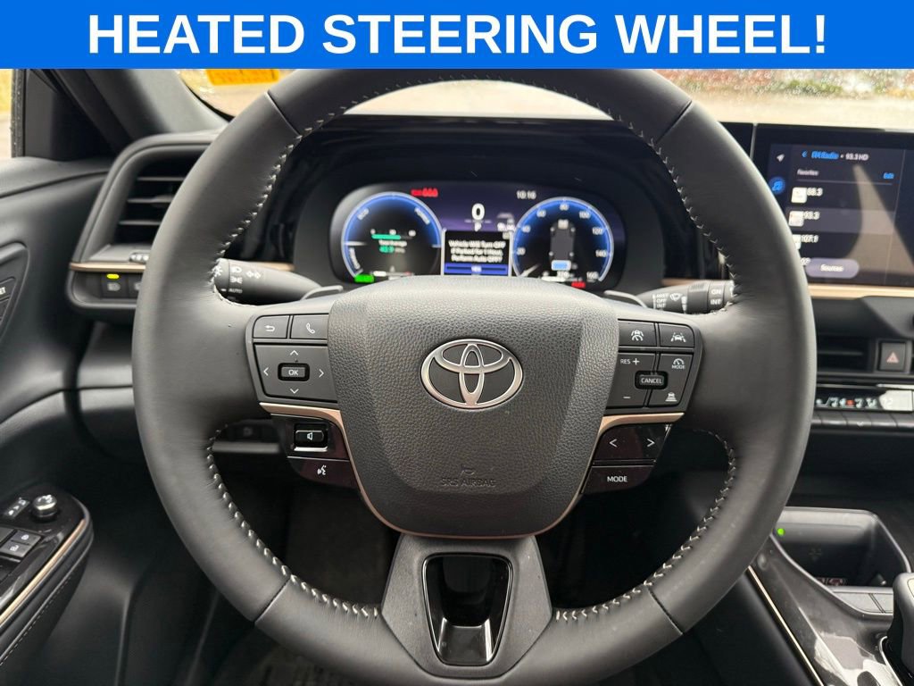 Used 2025 Toyota Crown Signia AWD/4WD image 25