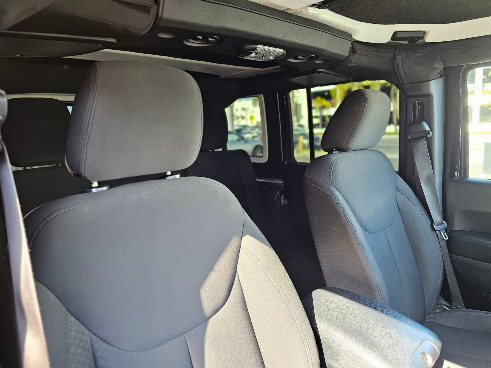 Used 2018 Jeep Wrangler Unlimited Sport S image 27