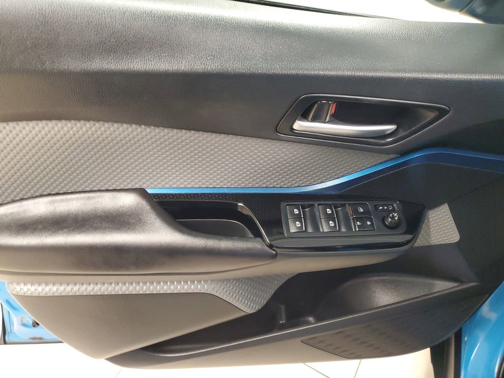 Used 2019 Toyota C-HR XLE image 17