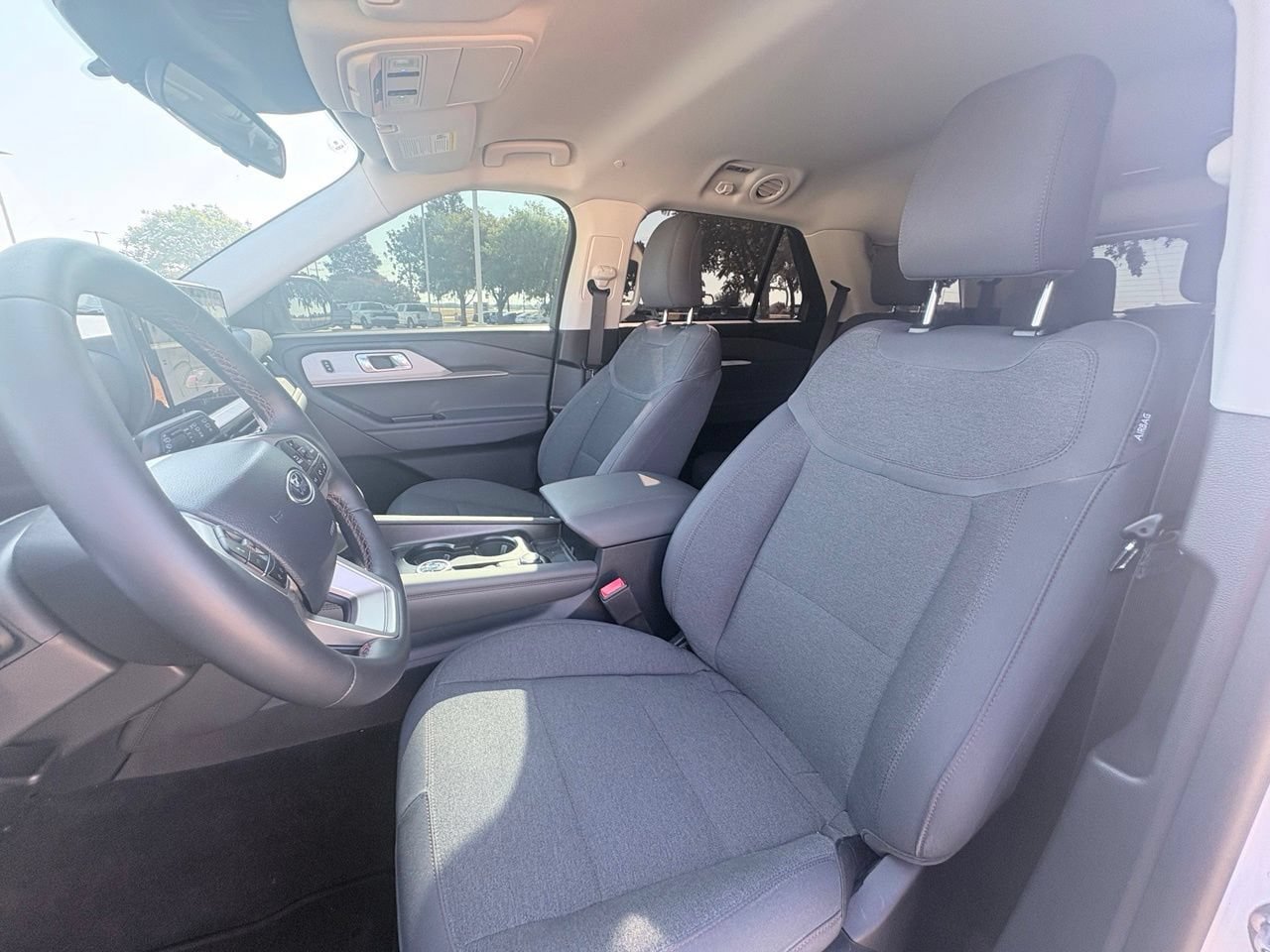 Used 2025 Ford Explorer Active RWD image 6
