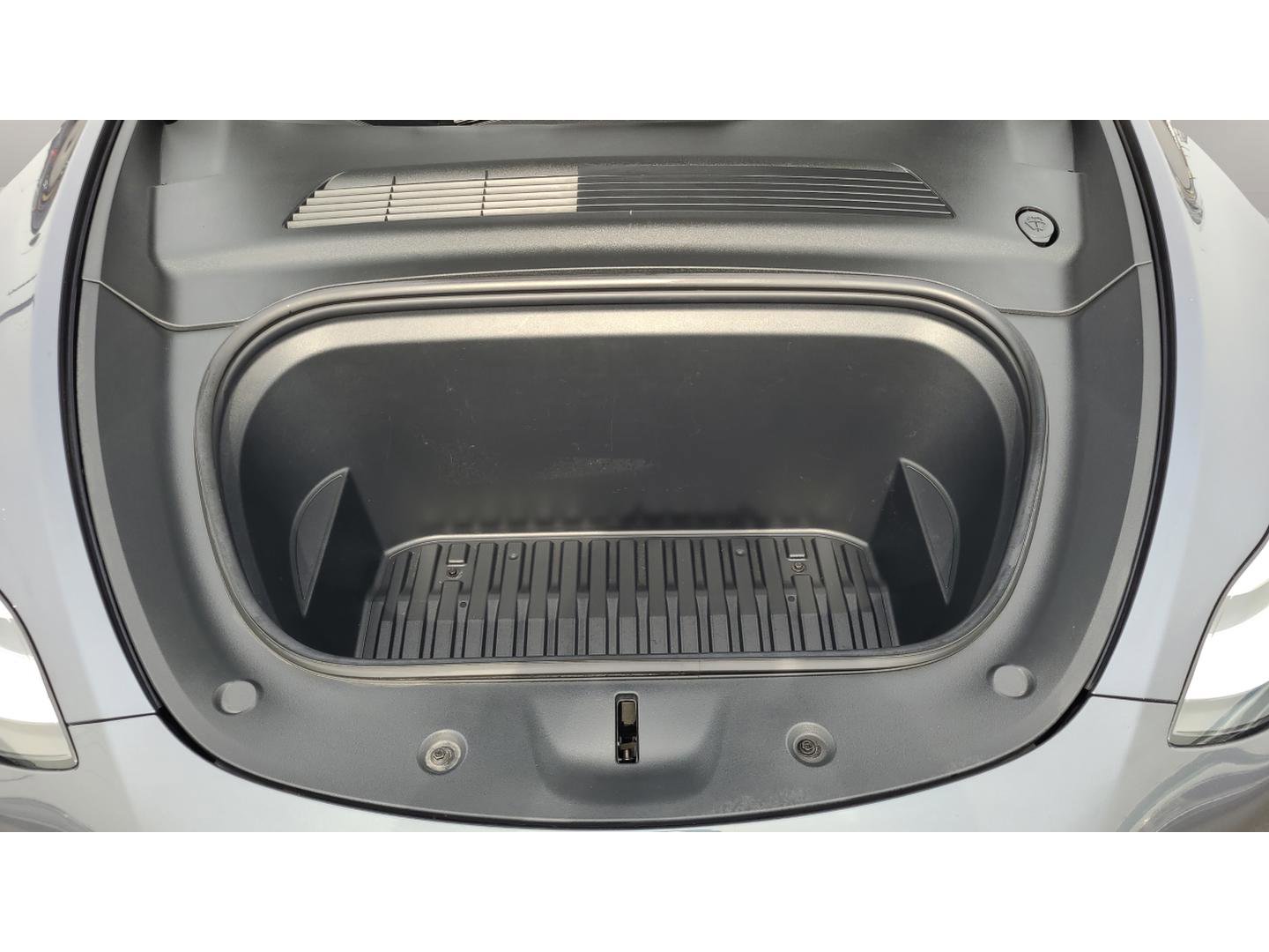 Used 2021 Tesla Model Y Long Range image 23