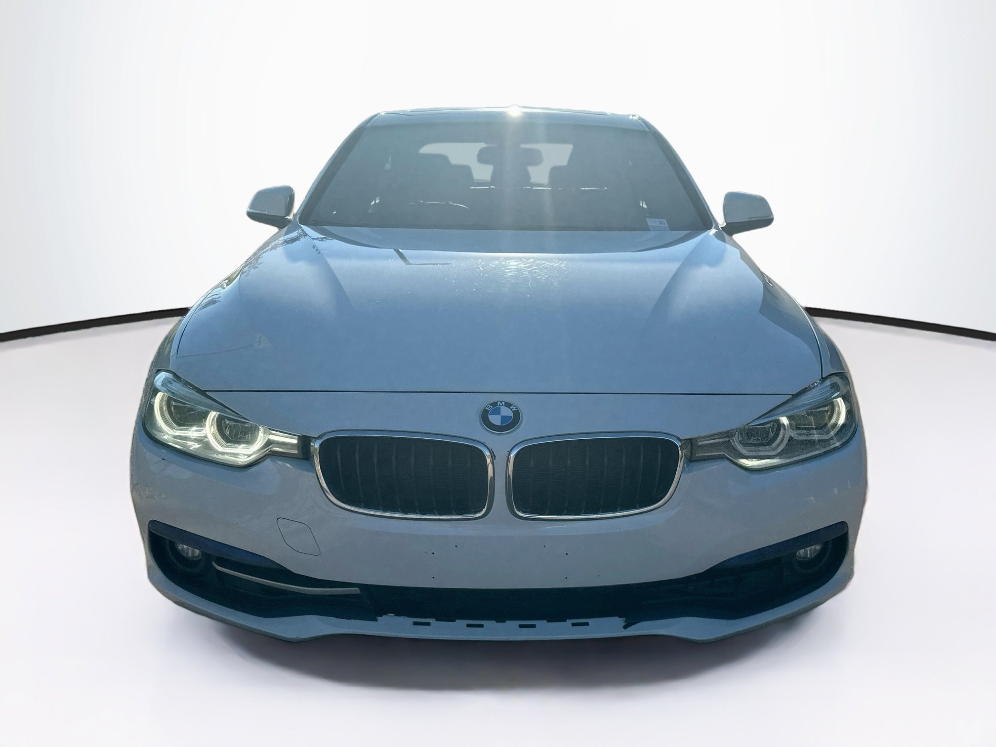 Used 2017 BMW 330i xDrive Sedan AWD/4WD image 2