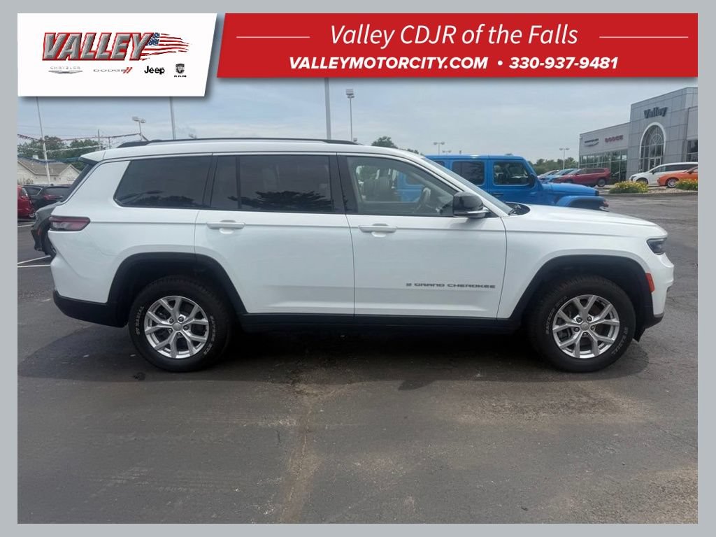 Used 2023 Jeep Grand Cherokee L Limited AWD/4WD image 1