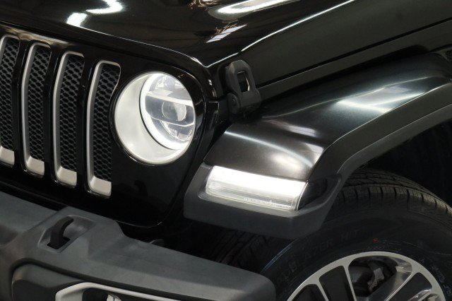 Used 2019 Jeep Wrangler Unlimited Sahara AWD/4WD image 2
