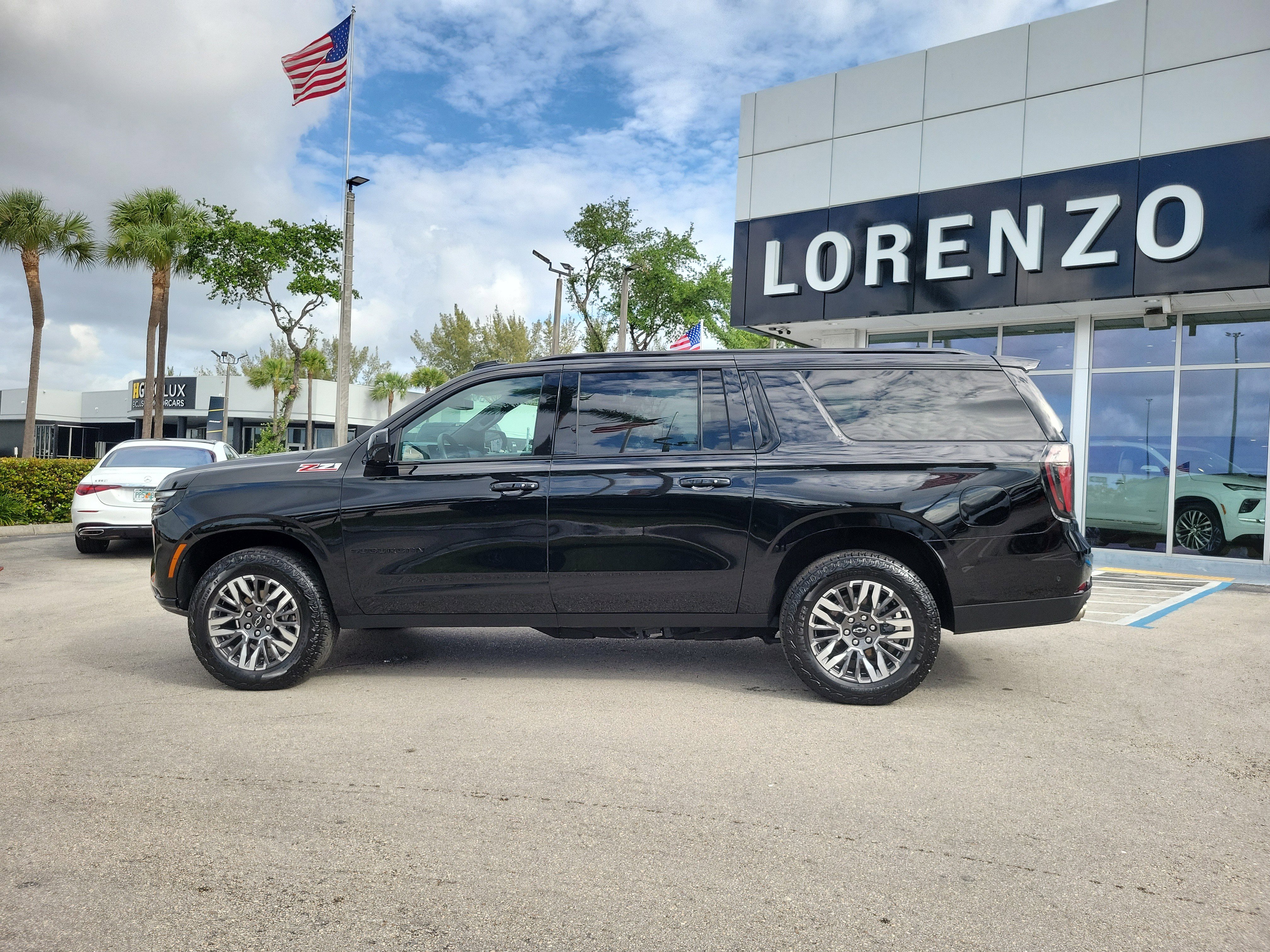 Used 2025 Chevrolet Suburban Z71 AWD/4WD image 8