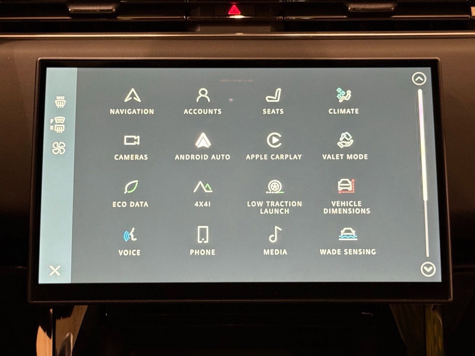 New 2025 Land Rover Range Rover Sport image 23