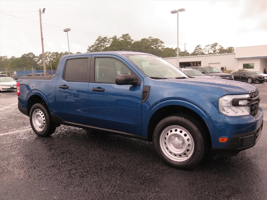 Used 2023 Ford Maverick XL FWD image 3