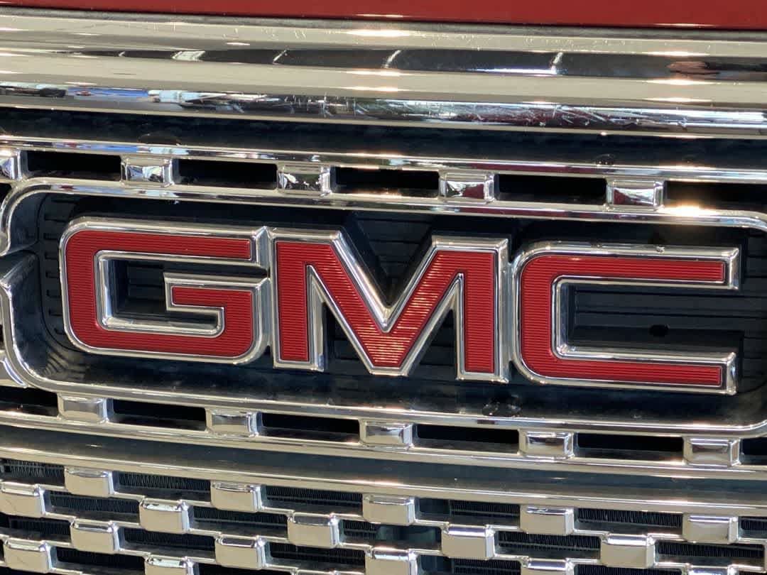 Used 2019 GMC Acadia Denali w/ Technology Package AWD/4WD image 10