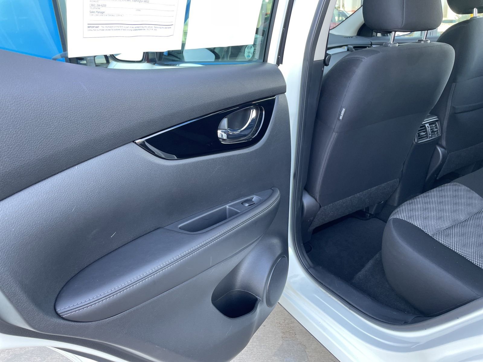 Used 2022 Nissan Rogue Sport SV image 11