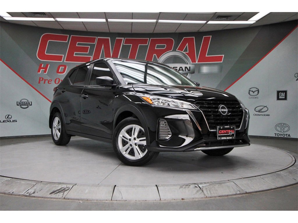 Used 2025 Nissan Kicks Play S