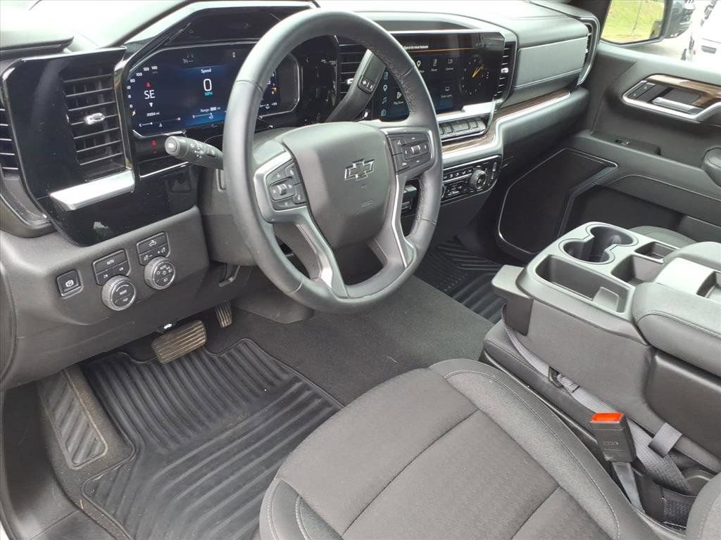 Used 2026 Chevrolet Silverado 1500 RST AWD/4WD image 11