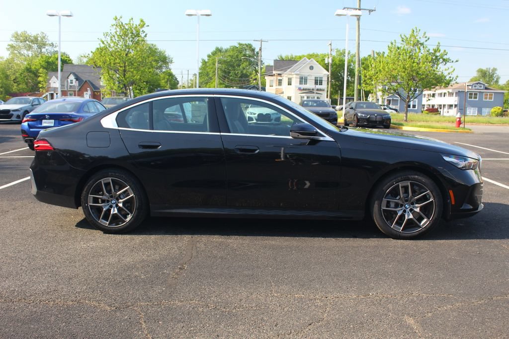 New 2027 BMW 530i xDrive w/ Premium Package AWD/4WD image 11