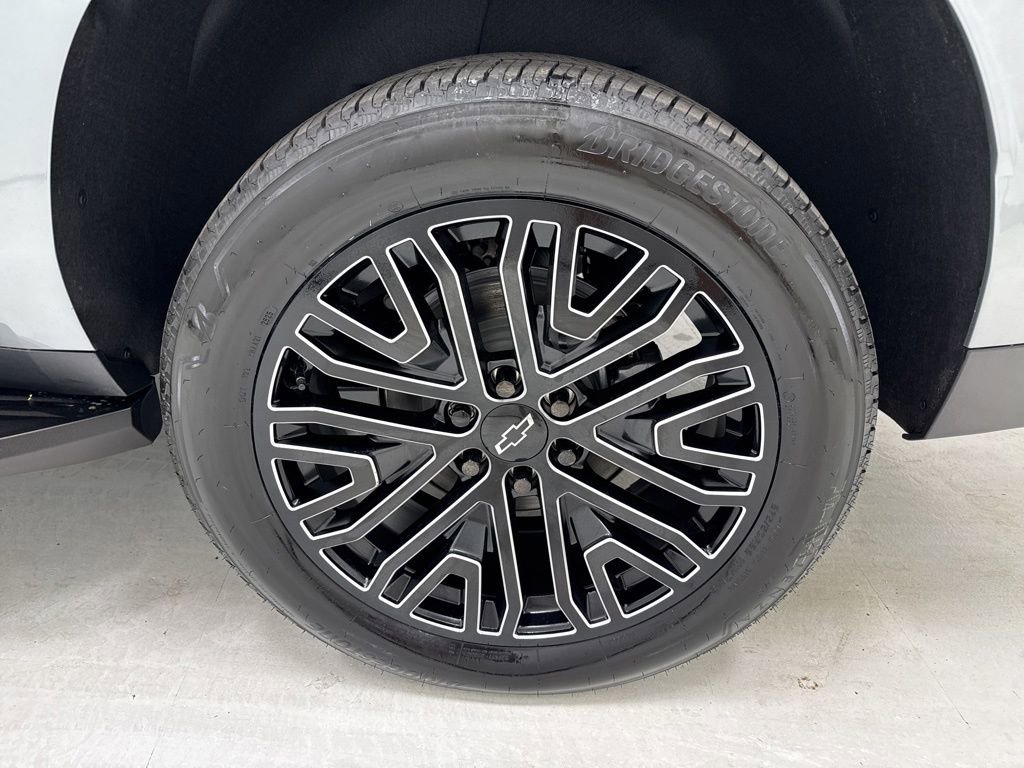 New 2025 Chevrolet Suburban High Country image 7