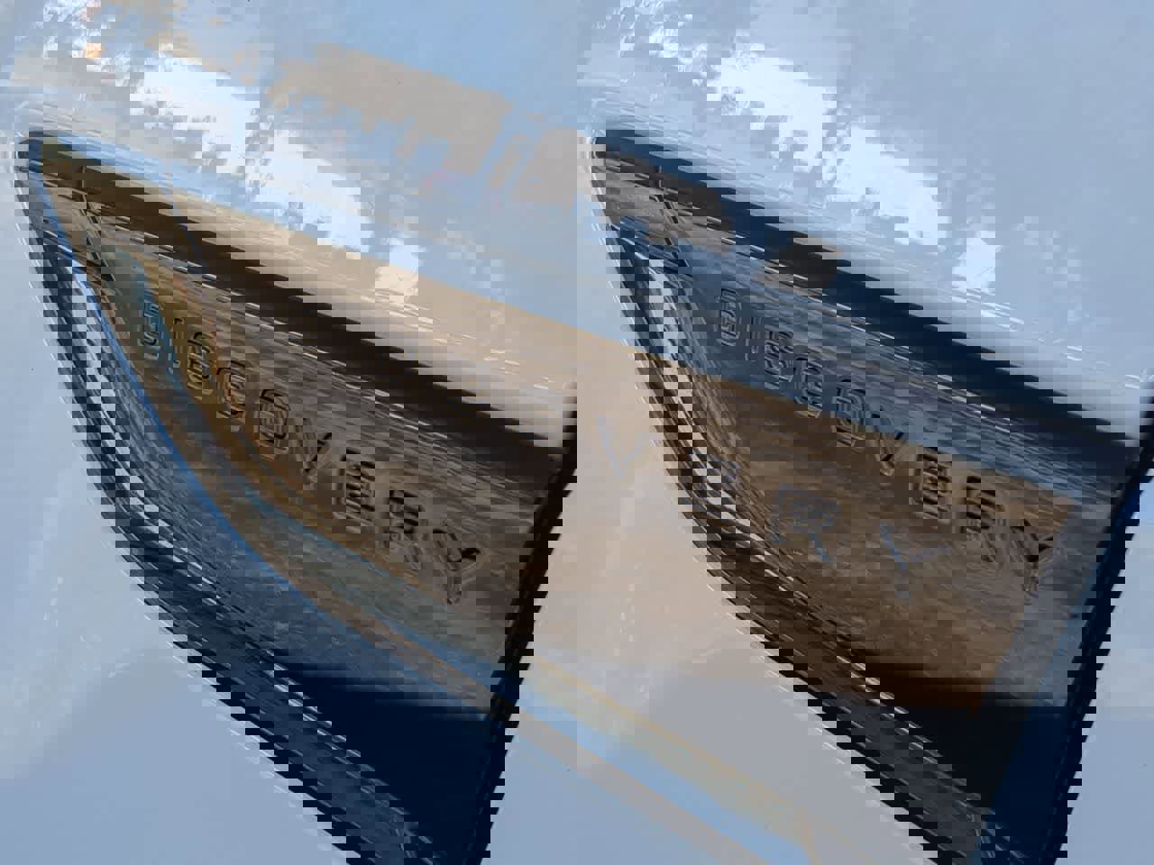 Used 2018 Land Rover Discovery SE image 12