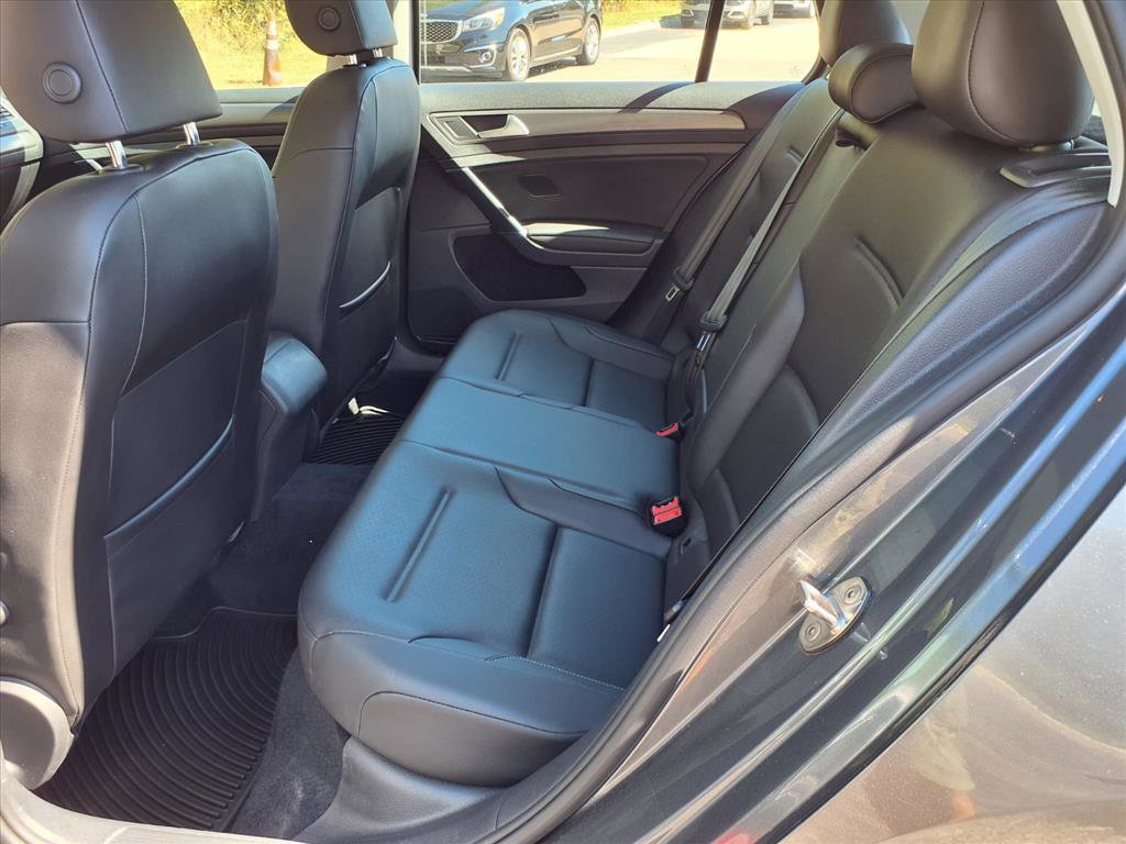 Used 2021 Volkswagen Golf 4-Door image 10