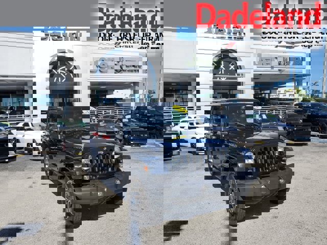 Certified 2016 Jeep Wrangler Unlimited Rubicon w/ Connectivity Group image 1