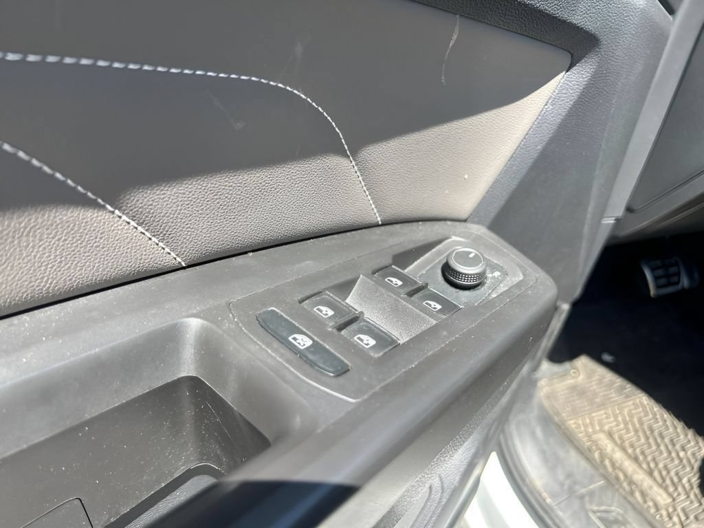 Used 2023 Volkswagen Atlas SEL R-Line AWD/4WD image 20