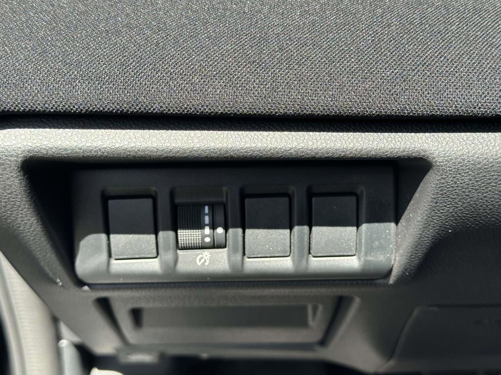 Certified 2025 Subaru Outback AWD/4WD image 31