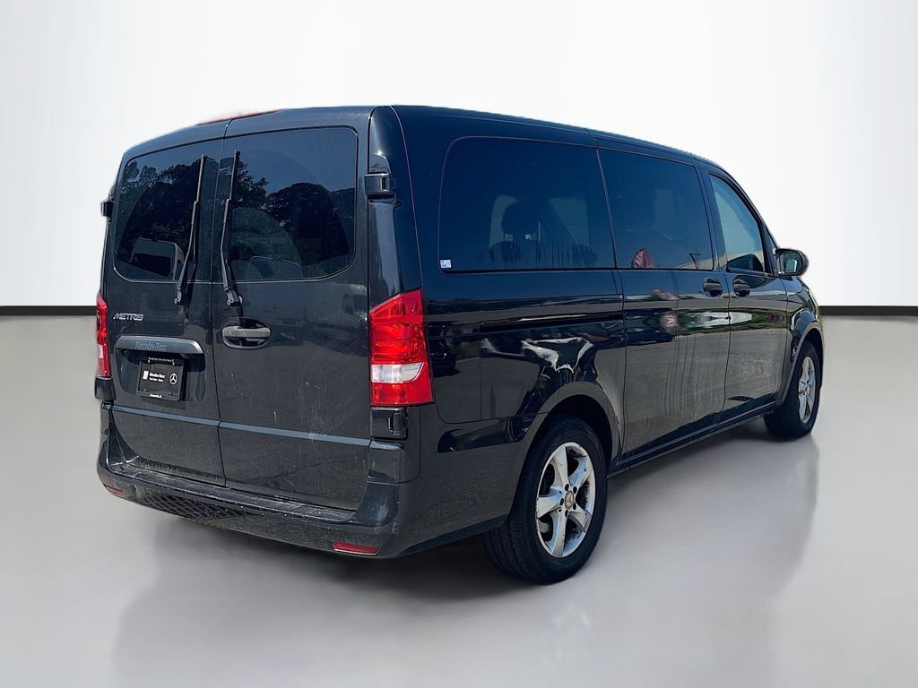 Used 2018 Mercedes-Benz Metris Passenger image 3