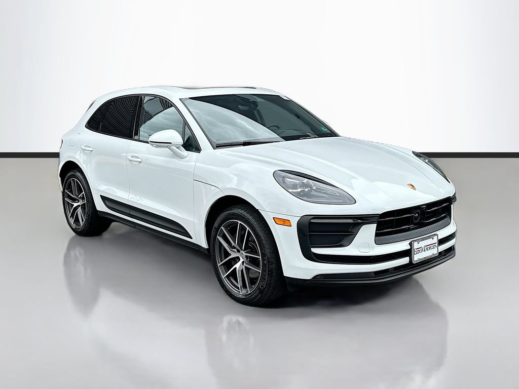 Certified 2026 Porsche Macan AWD/4WD image 7