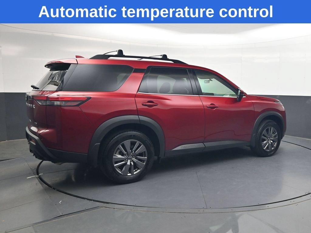 Used 2025 Nissan Pathfinder SV w/ SV Premium Package AWD/4WD image 4