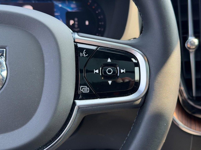 Certified 2024 Volvo XC60 B5 Ultimate w/ Climate Package AWD/4WD image 20