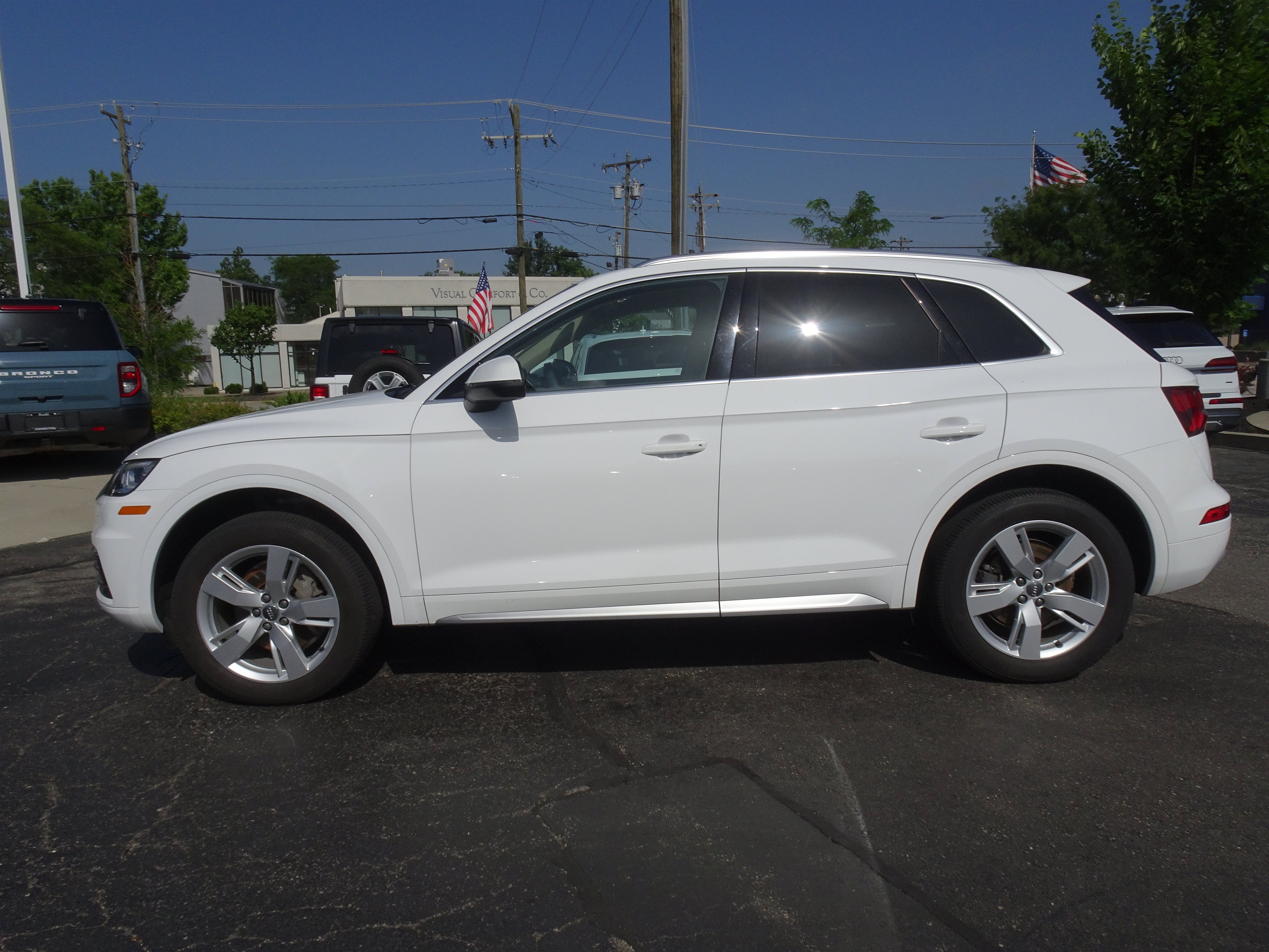 Used 2019 Audi Q5 2.0T Premium Plus w/ Premium Plus Package AWD/4WD image 2