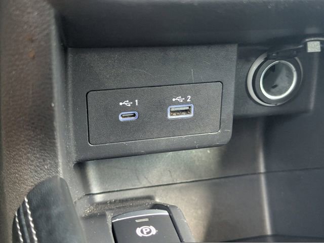 Used 2021 Nissan Kicks SV image 29