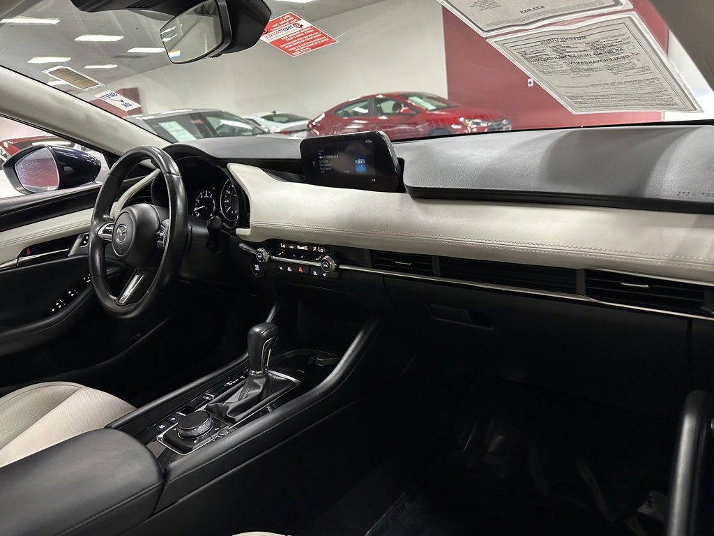 Used 2022 MAZDA MAZDA3 s image 31