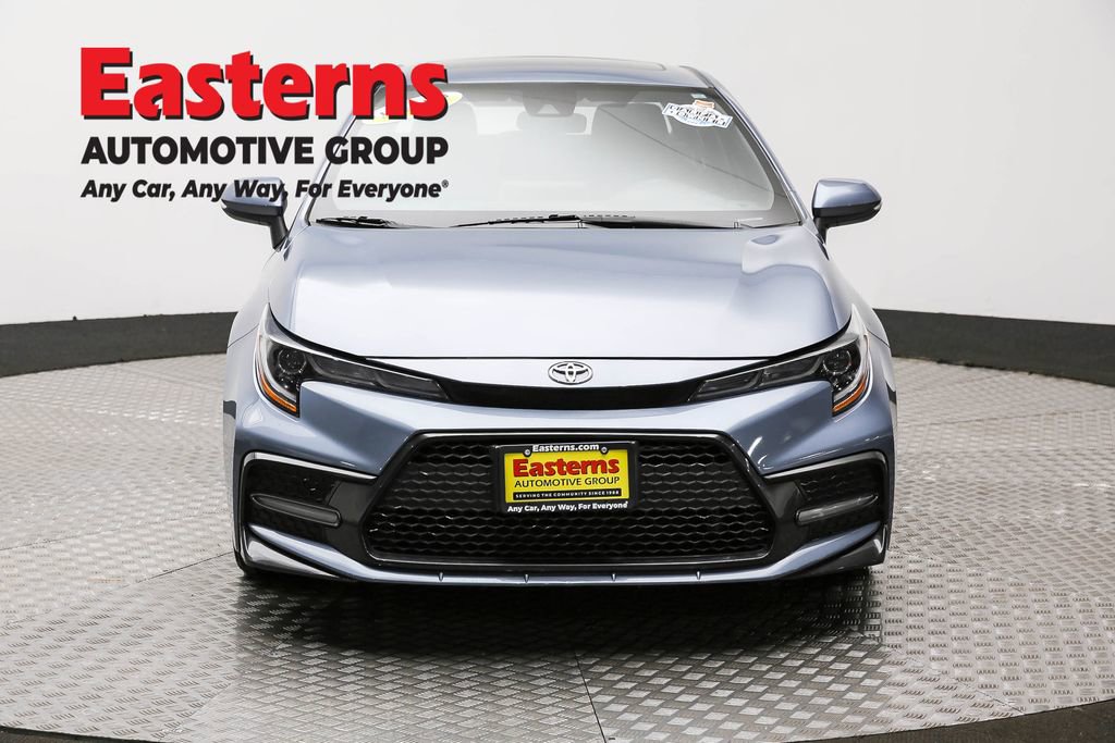 Used 2021 Toyota Corolla SE w/ SE Premium Package FWD image 2
