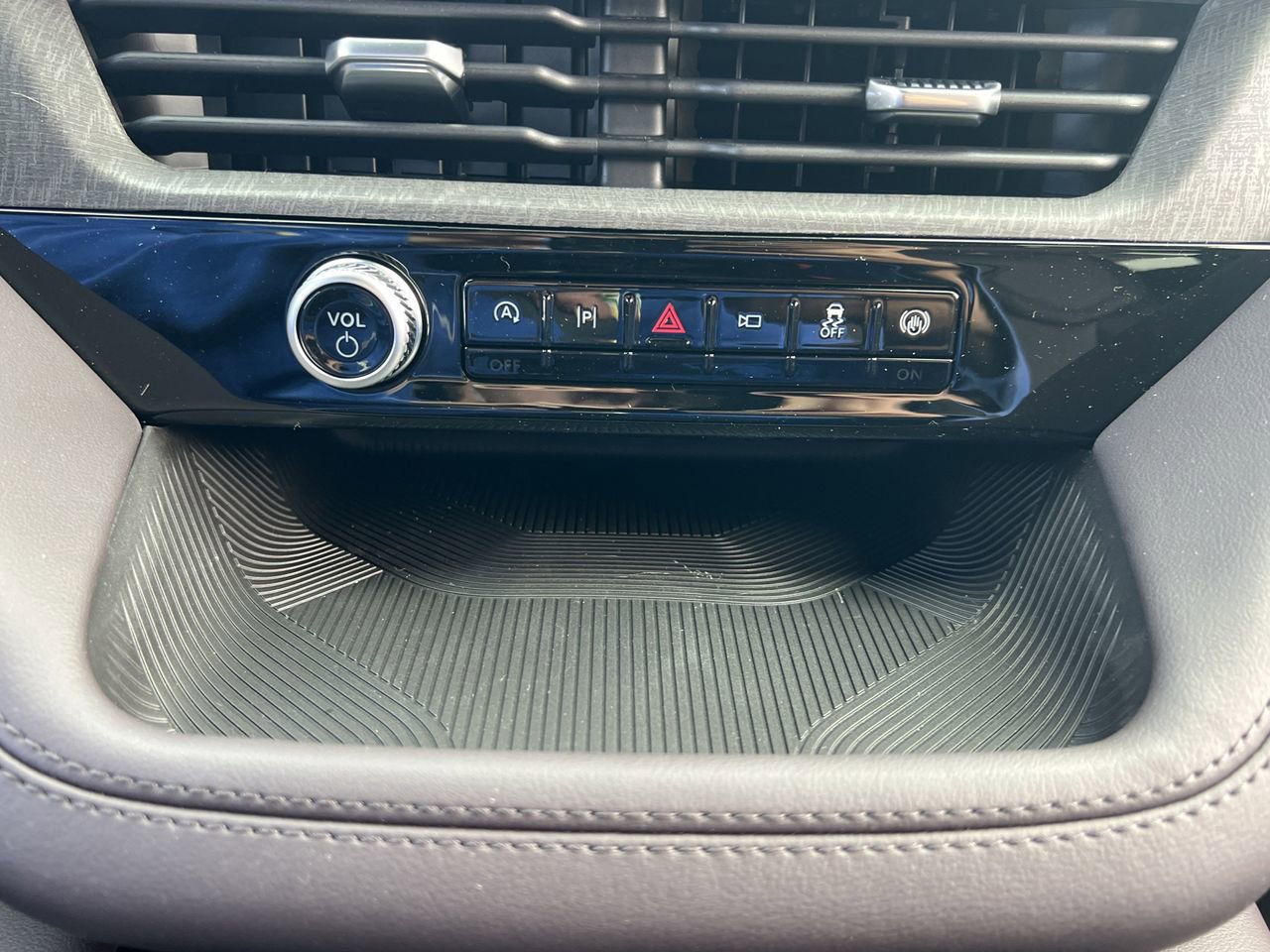 New 2026 Ford Explorer Platinum image 6