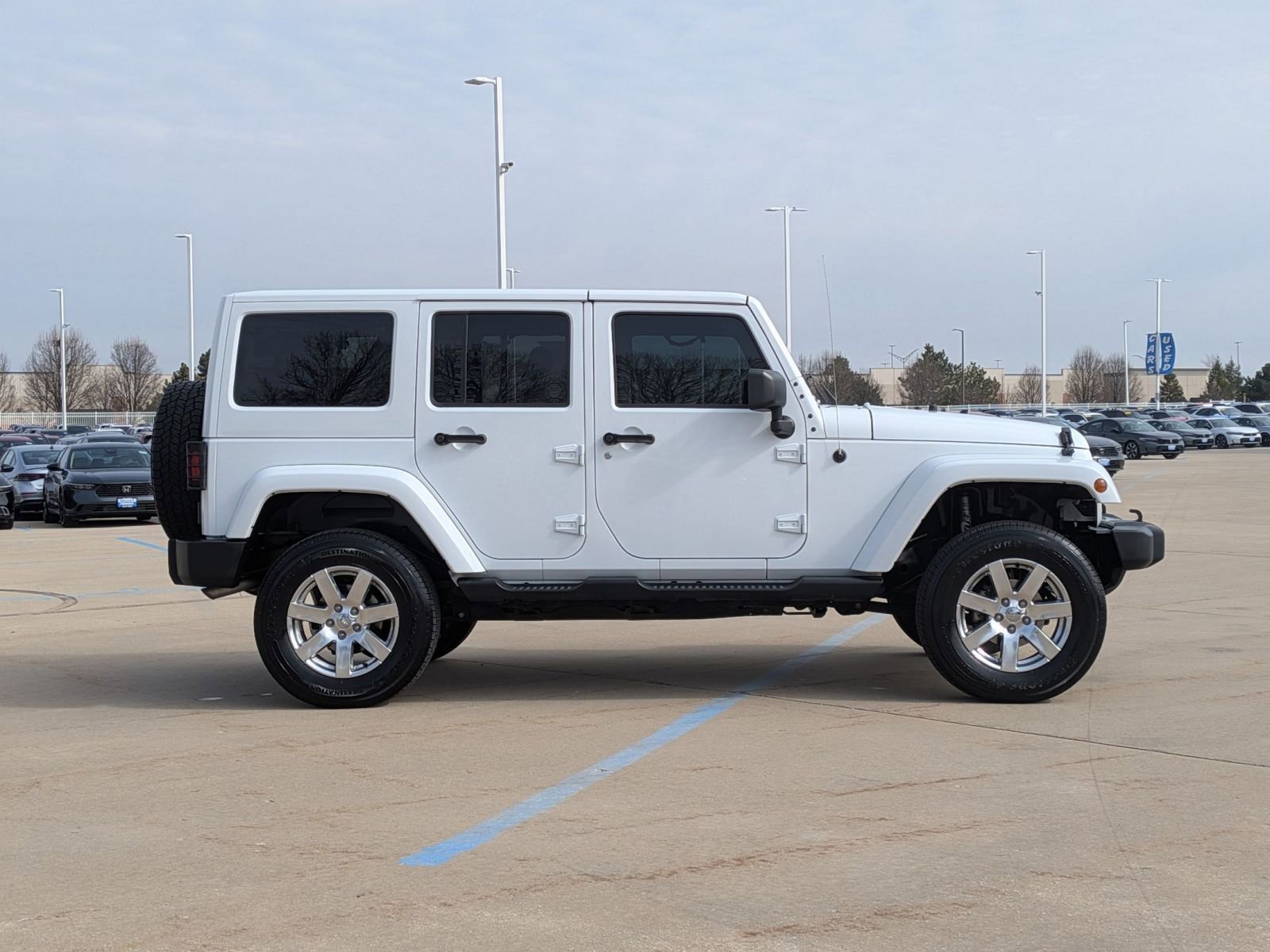 Used 2017 Jeep Wrangler Unlimited Sahara w/ Connectivity Group image 6