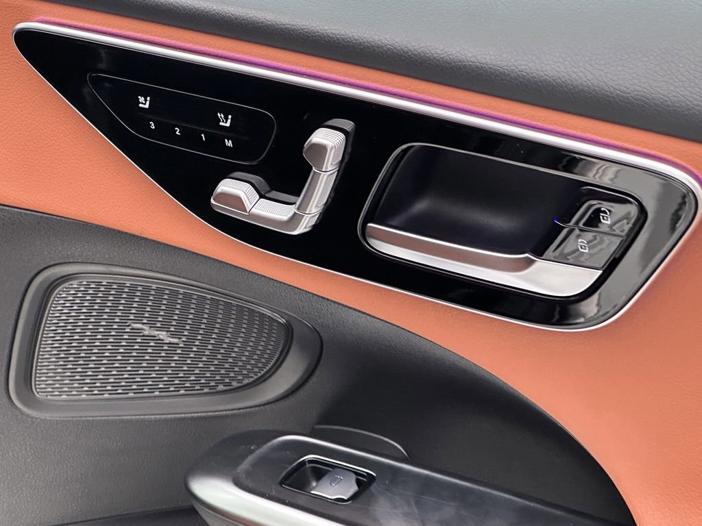 Certified 2025 Mercedes-Benz C 300 Sedan image 17