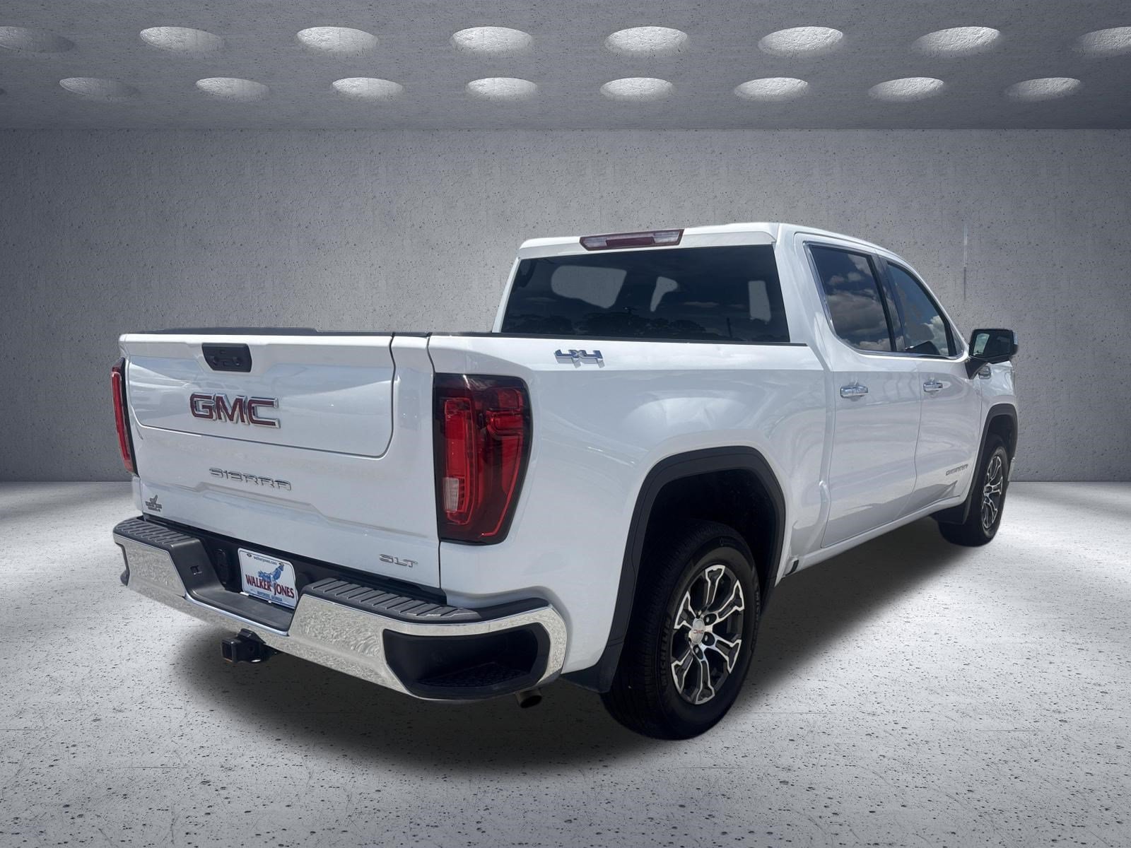 Used 2025 GMC Sierra 1500 SLT AWD/4WD image 5