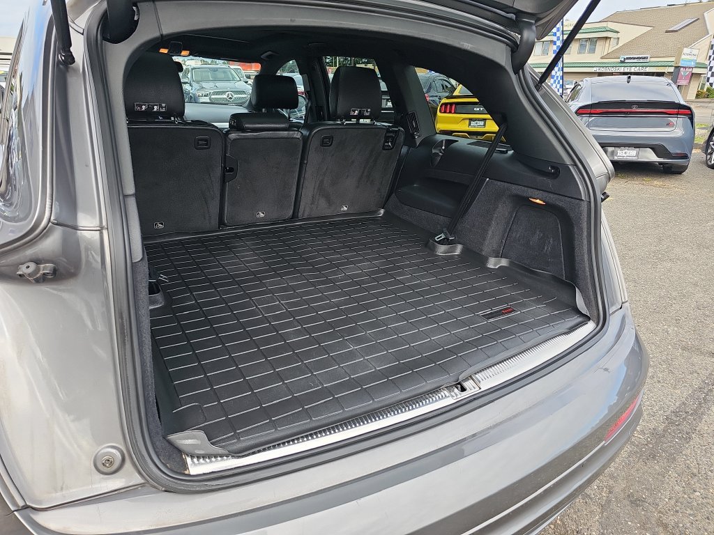 Used 2014 Audi Q7 3.0T S line Prestige w/ Technology Package AWD/4WD image 17