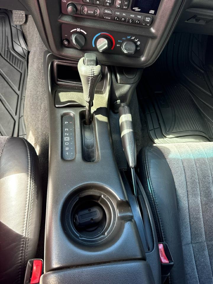 Used 2000 Chevrolet Camaro Z28 w/ SS Performance/Appearance Pkg image 12