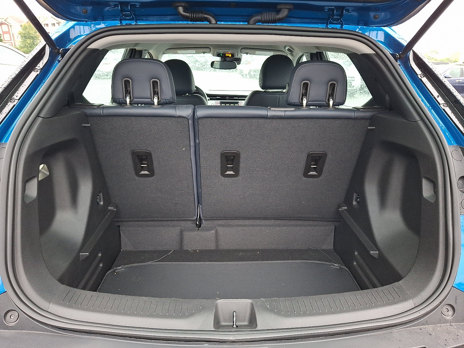 Certified 2023 Chevrolet Bolt EUV LT w/ Convenience Package FWD image 28