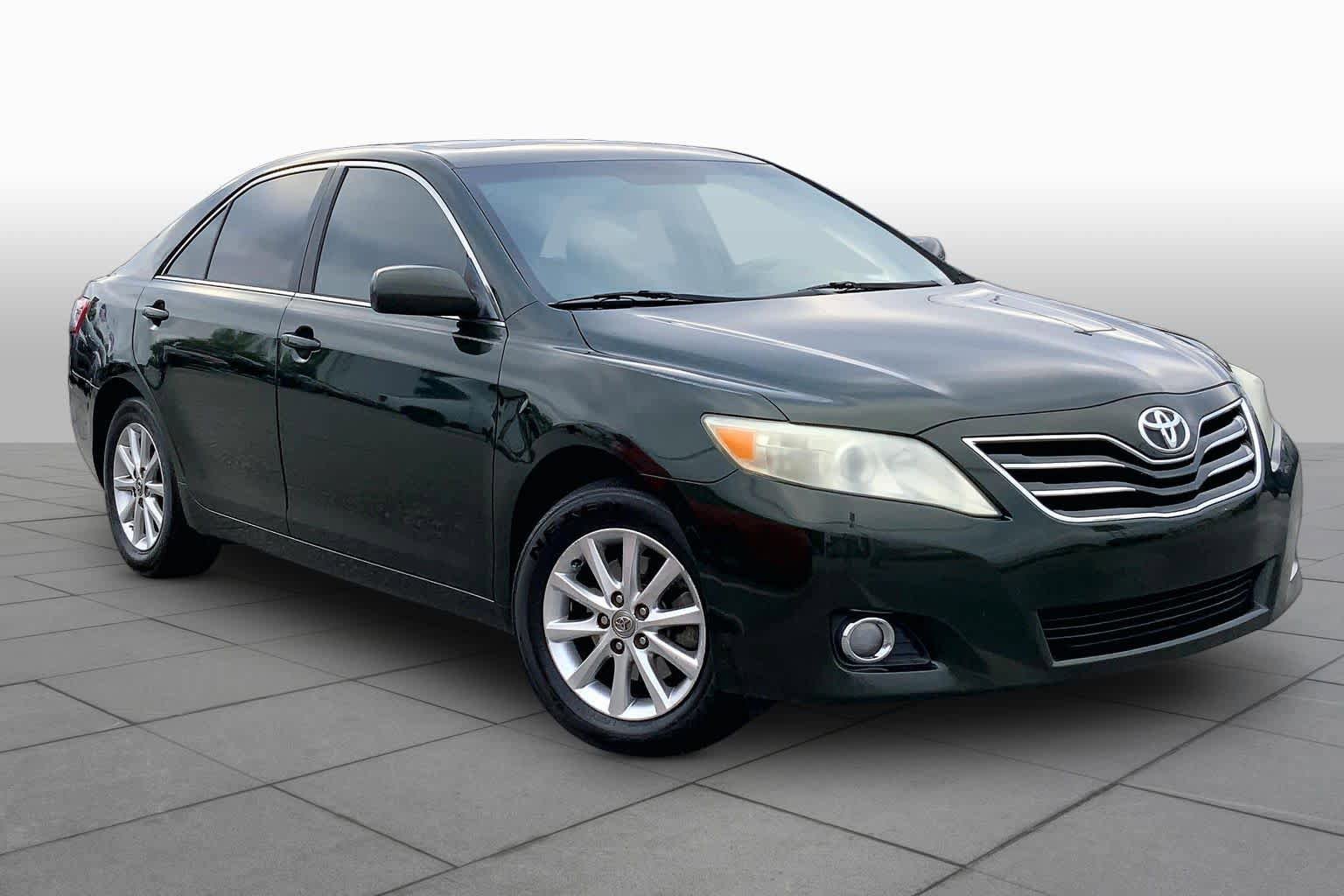 Used 2011 Toyota Camry XLE w/ XLE Extra-Value Pkg #1 FWD video 2
