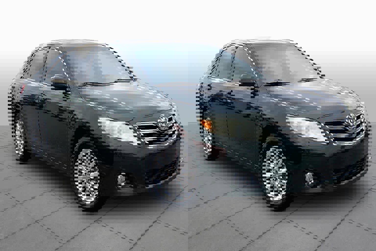 Used 2011 Toyota Camry XLE w/ XLE Extra-Value Pkg #1 FWD image 2