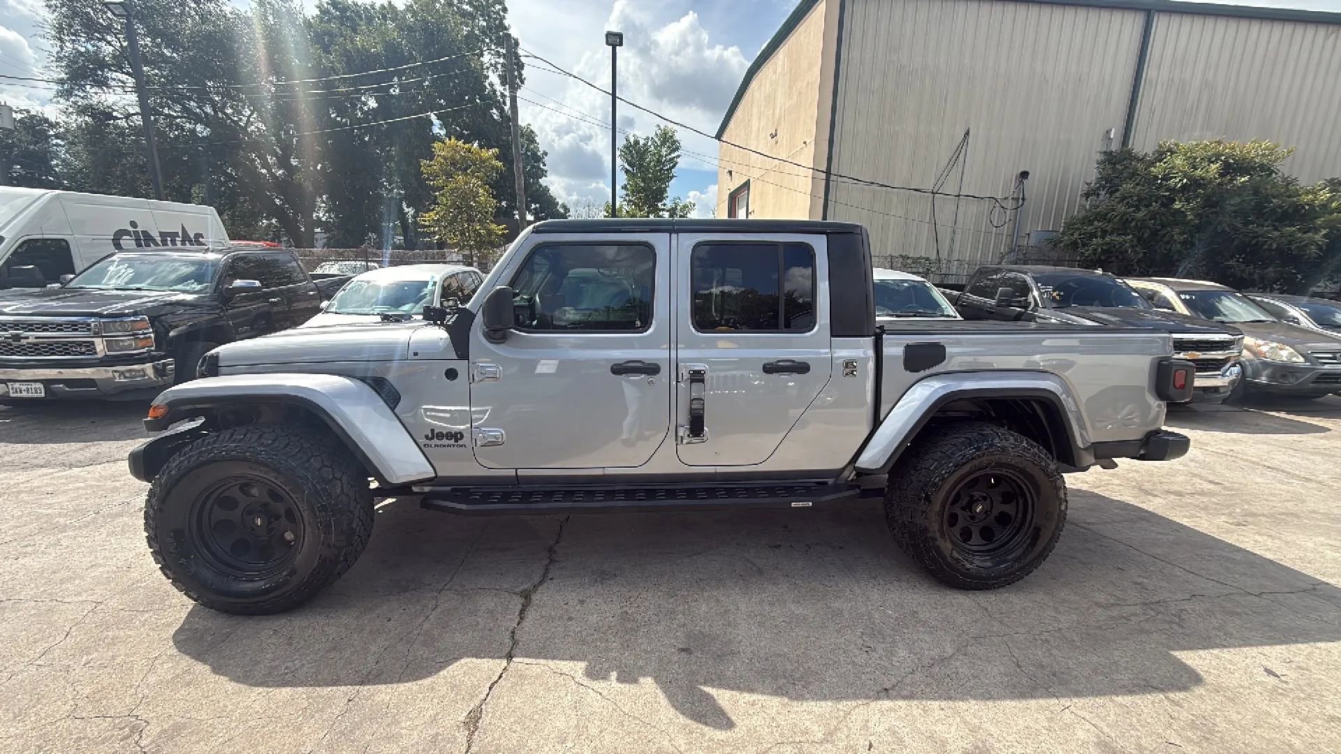 Used 2021 Jeep Gladiator Sport image 4