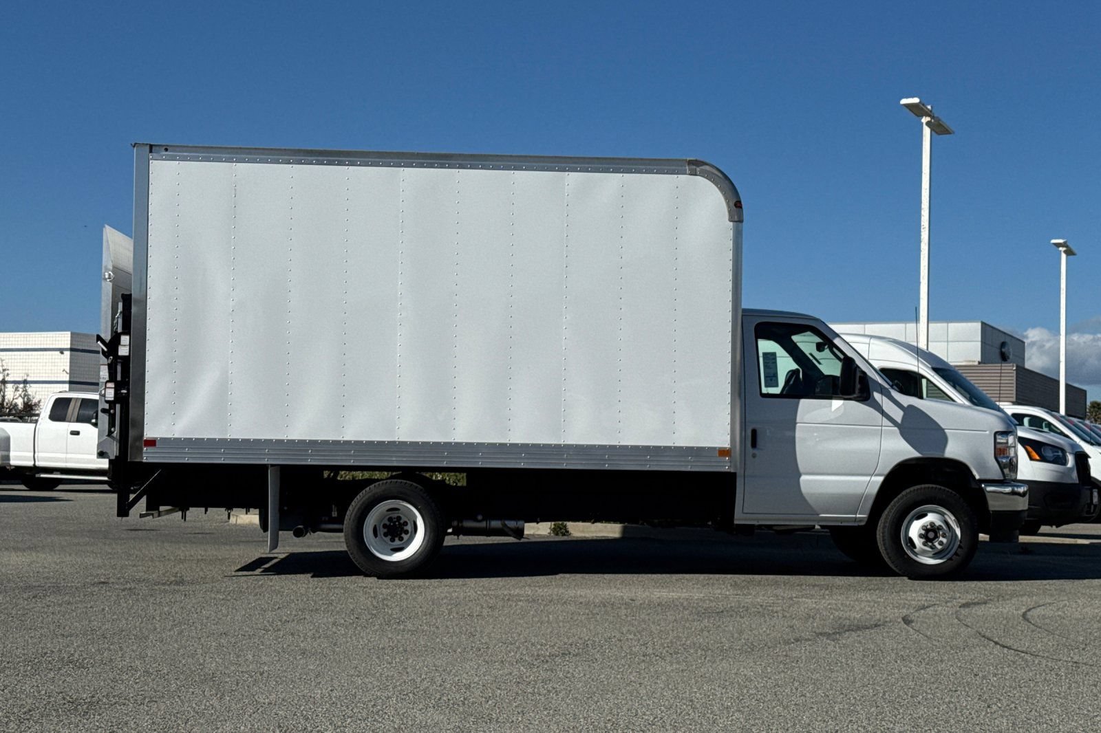 New 2026 Ford E-450 and Econoline 450 Super Duty w/ Interior Upgrade Package RWD image 3