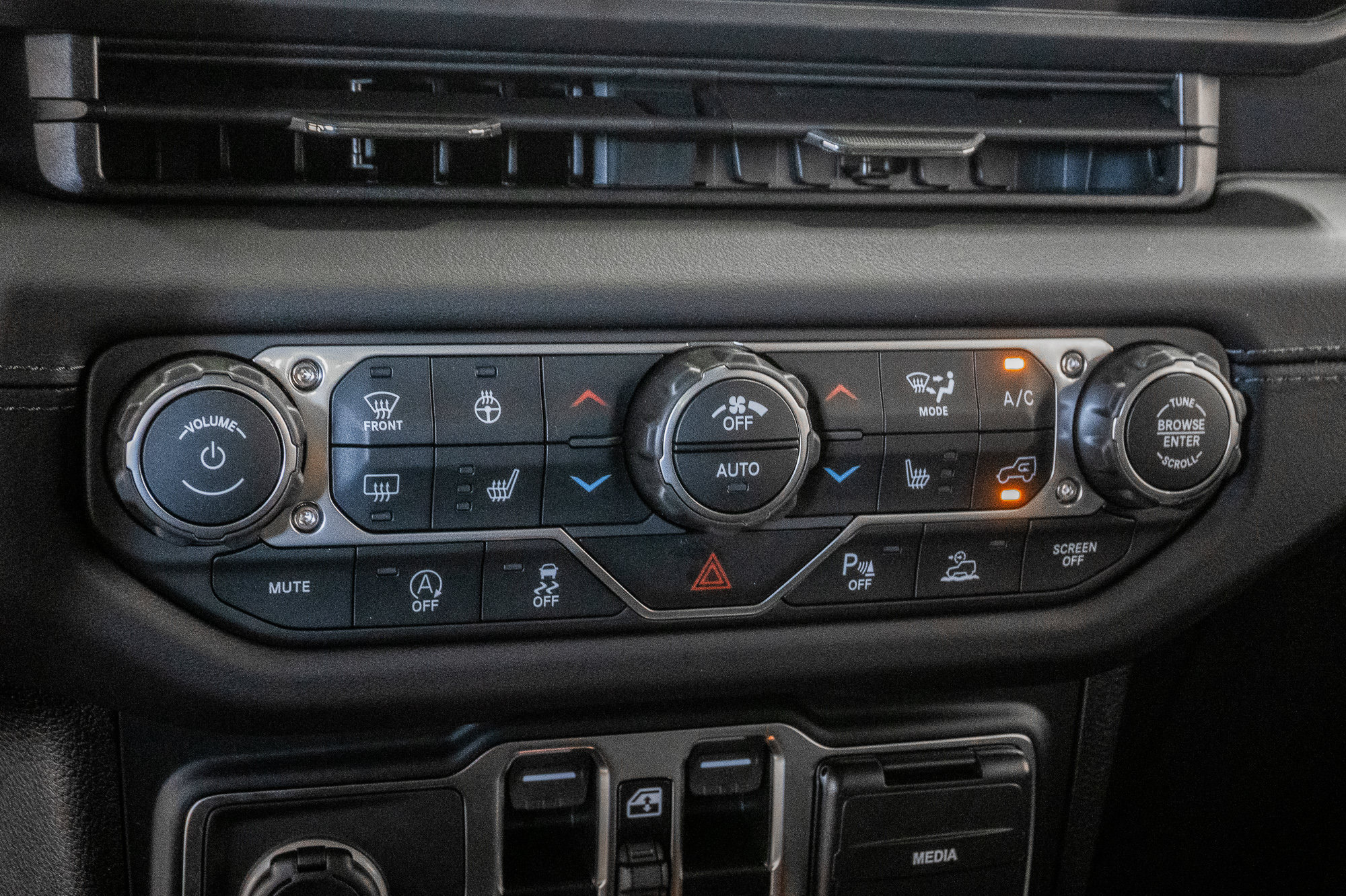 New 2027 Jeep Wrangler Unlimited Sahara AWD/4WD image 20