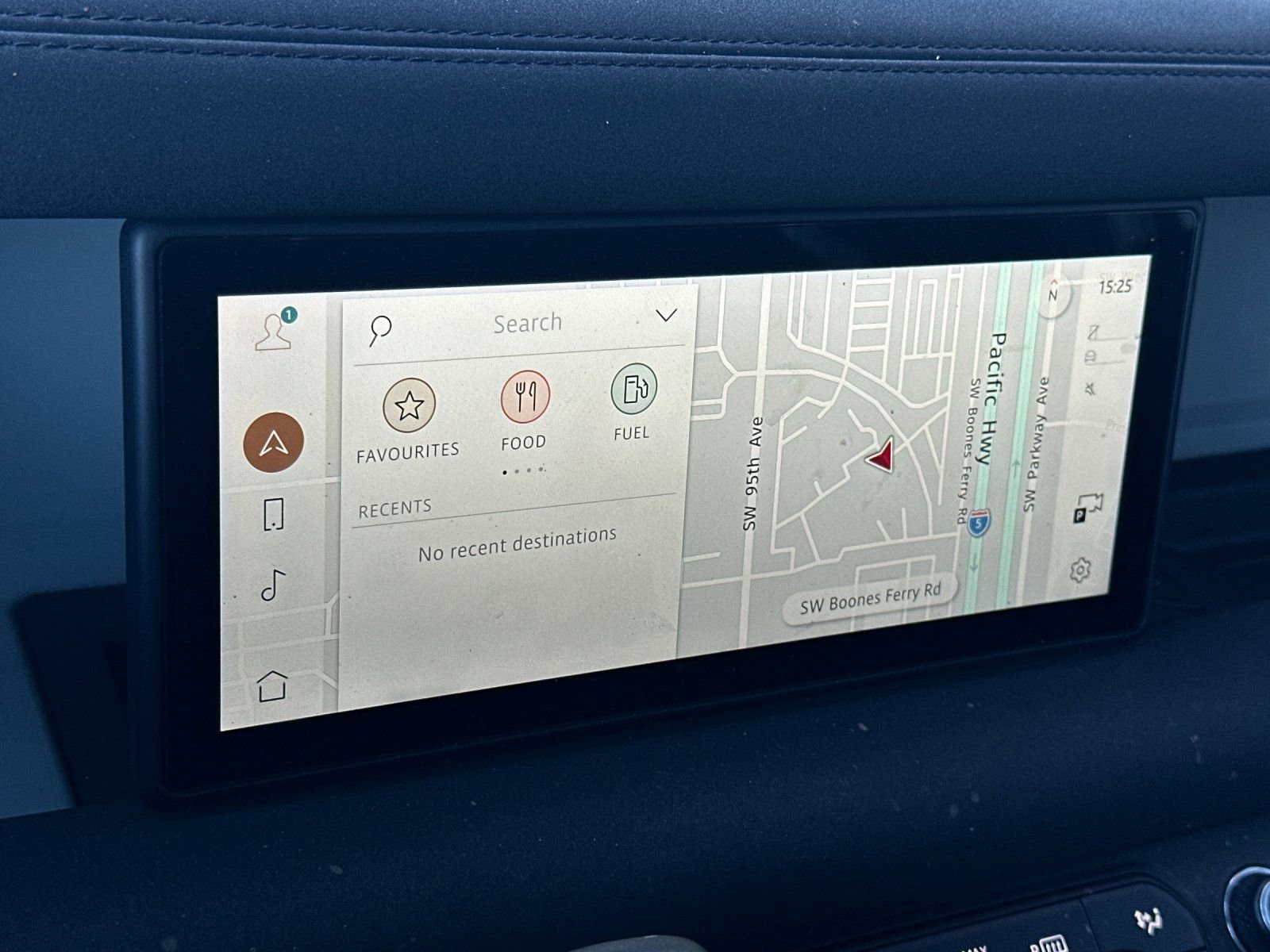 Used 2023 Land Rover Defender 110 X-Dynamic SE image 17