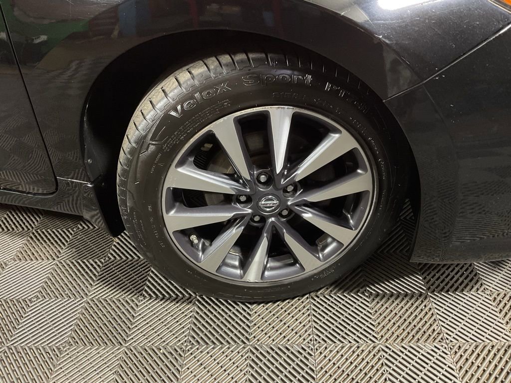 Used 2016 Nissan Altima 2.5 SL w/ Moonroof Package image 32