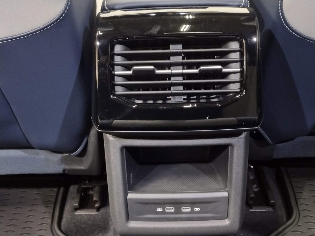 New 2025 Volkswagen ID.4 Pro S image 32