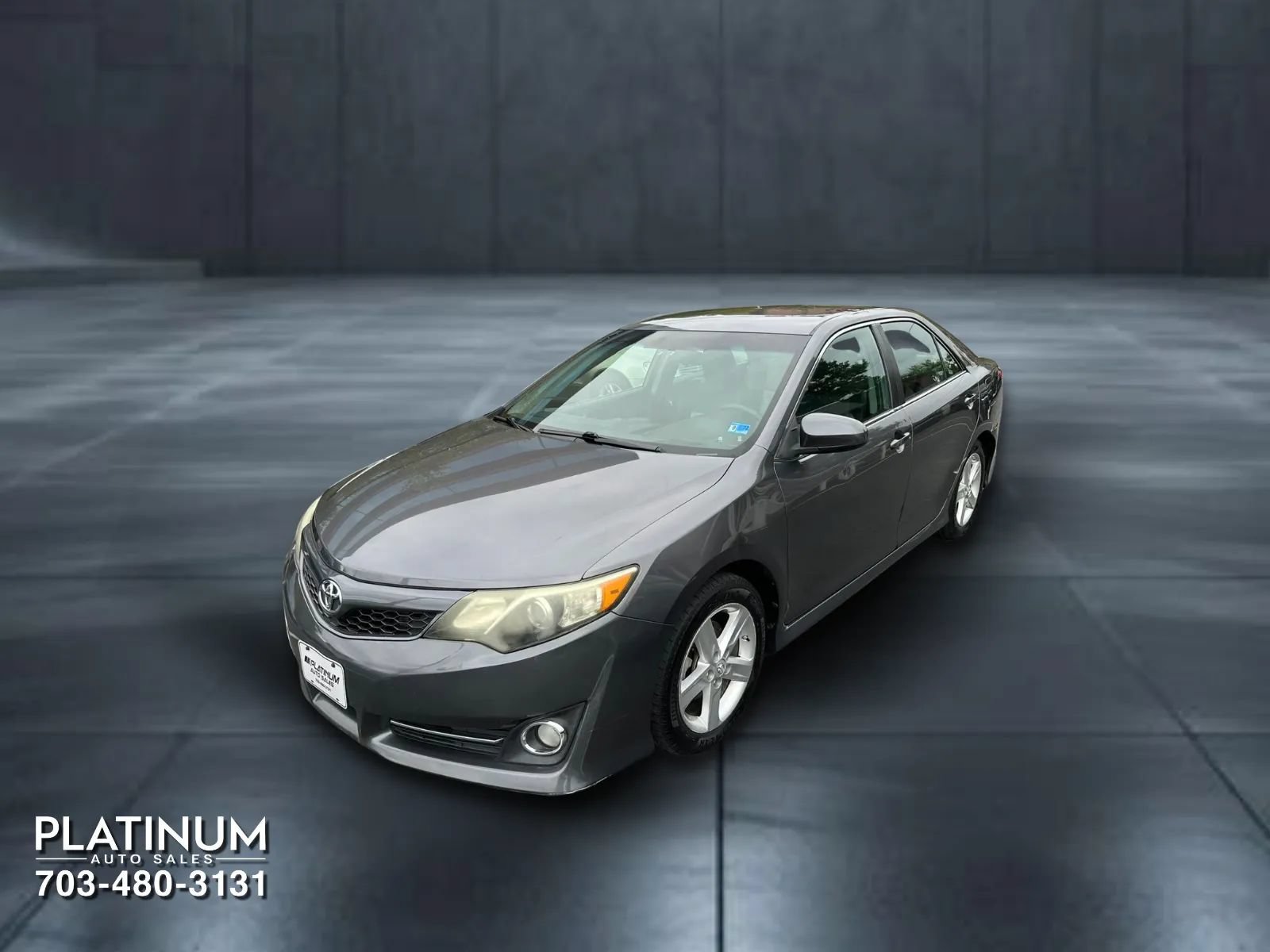 Used 2014 Toyota Camry SE FWD image 6
