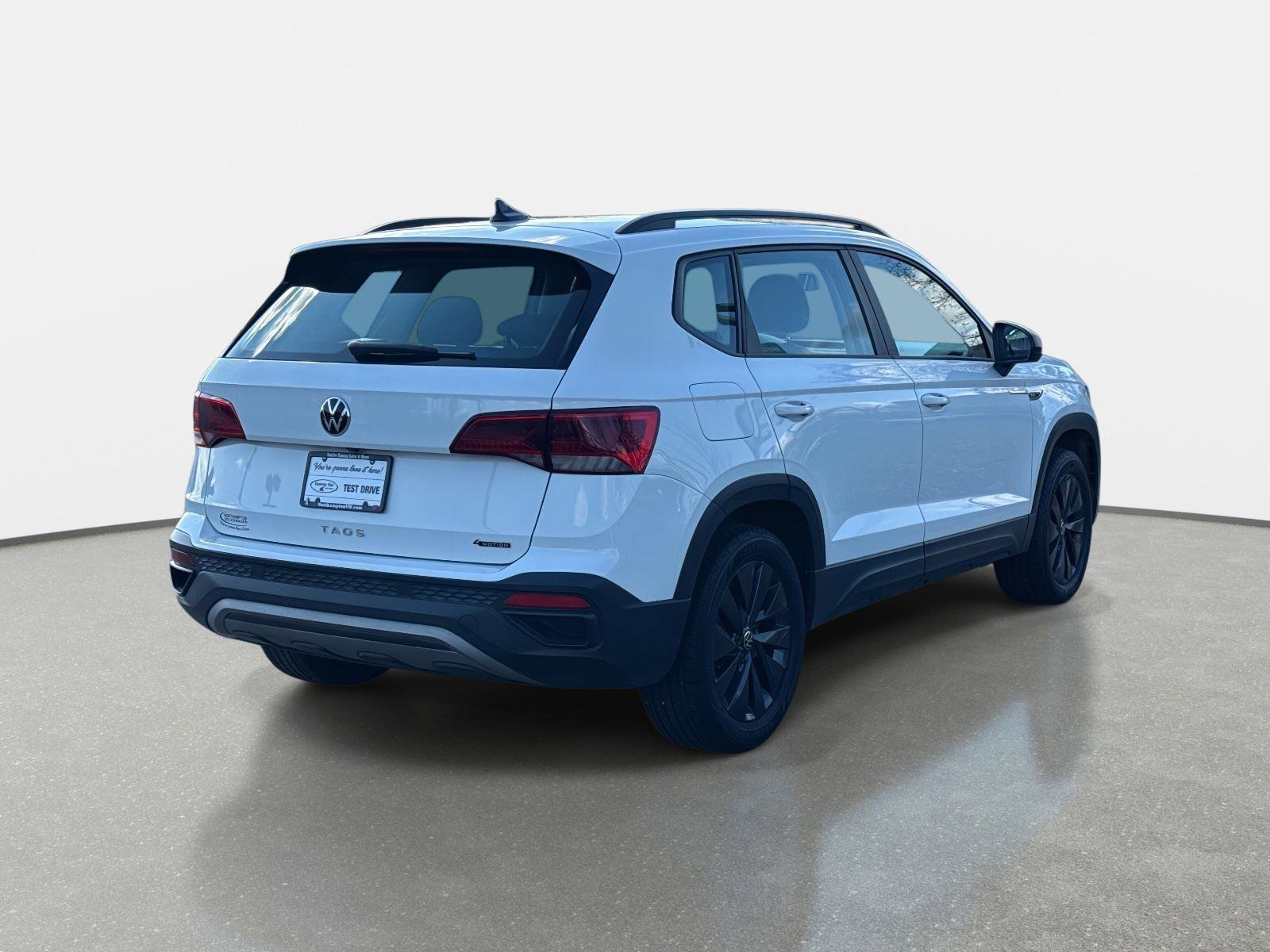 Certified 2022 Volkswagen Taos S image 5